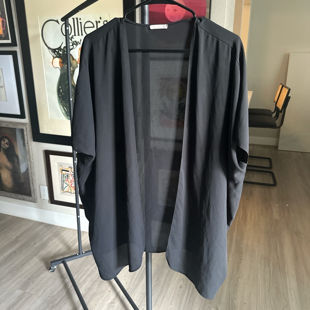 Black sheer short sleeved kimono